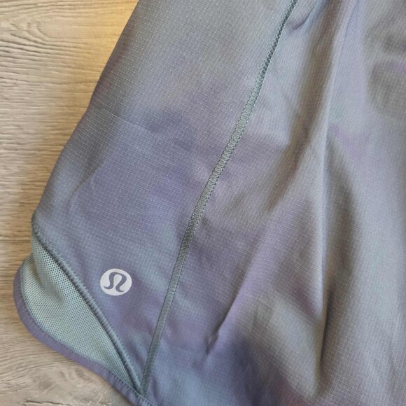 Lululemon Hotty Hot High-Rise Lined Short 4" *Iridescent Sz 8 - Picture 4 of 6